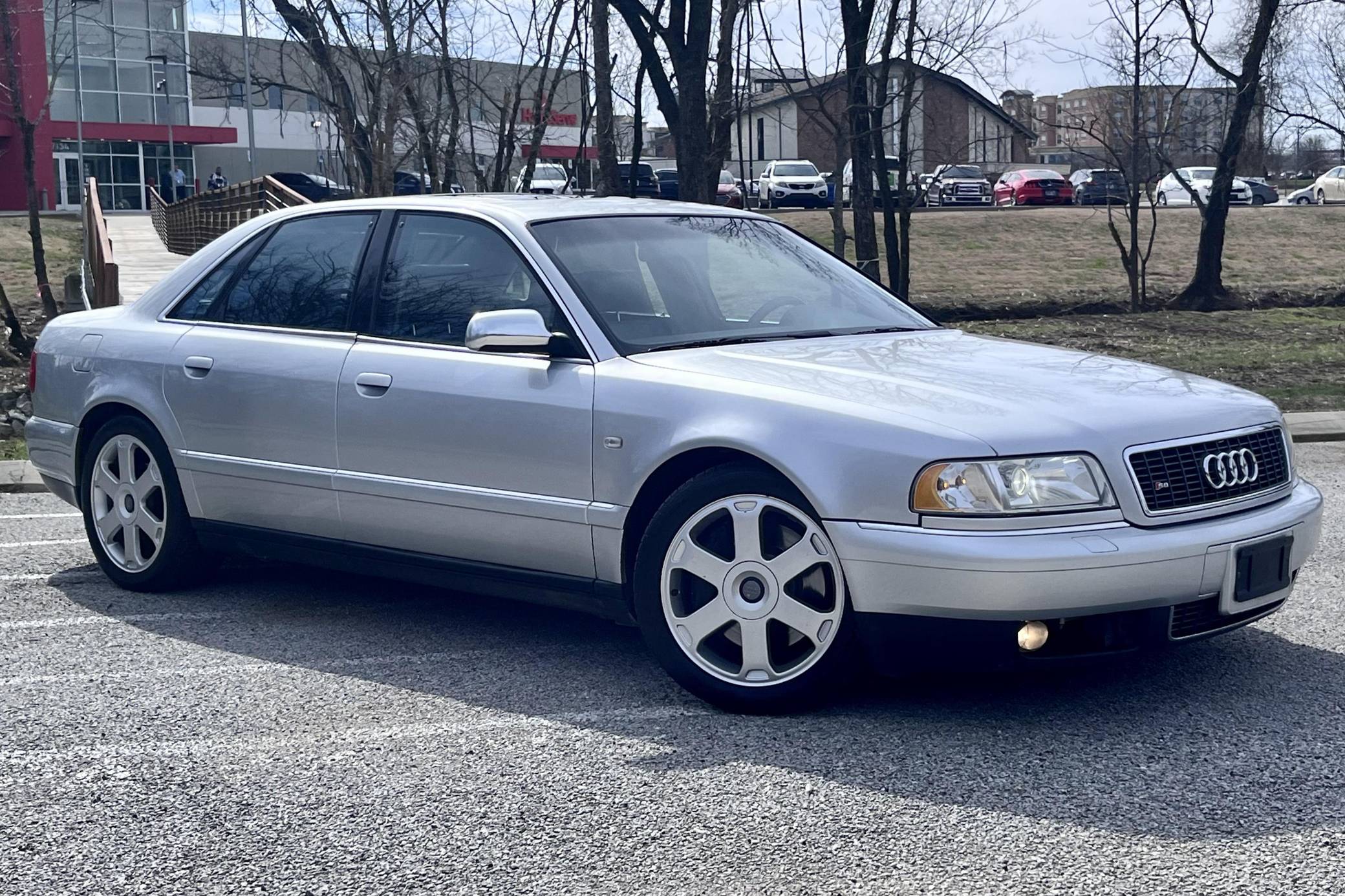 2001 Audi S8
